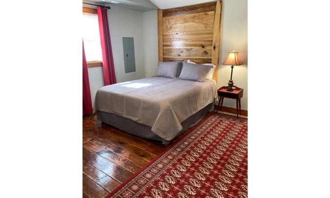 Greene County Cabin | Campstay in a country cabin nestled by hills of TN !