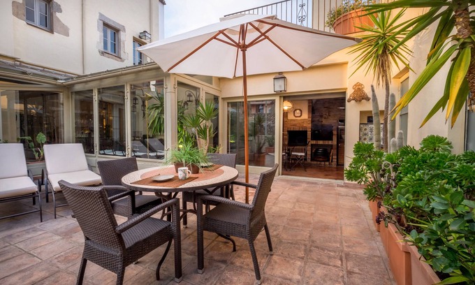 Palafrugell Apartment | CAN FELIP Apartment in an 18th Century Listed Building