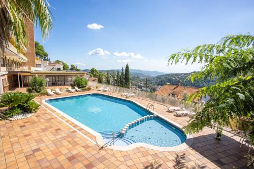 Corbera De Llobregat Hotel | Can Fisa Hotel & Apartments