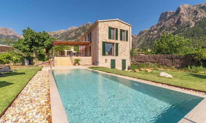 Biniaraix Villa | CAN SIVELLA GROC - Lovely mediterranean villa with mountain views & stylish pool