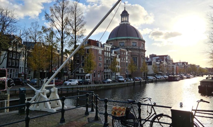 Burgwallen Nieuwe Zijde Bed & Breakfast | Canal view suite
