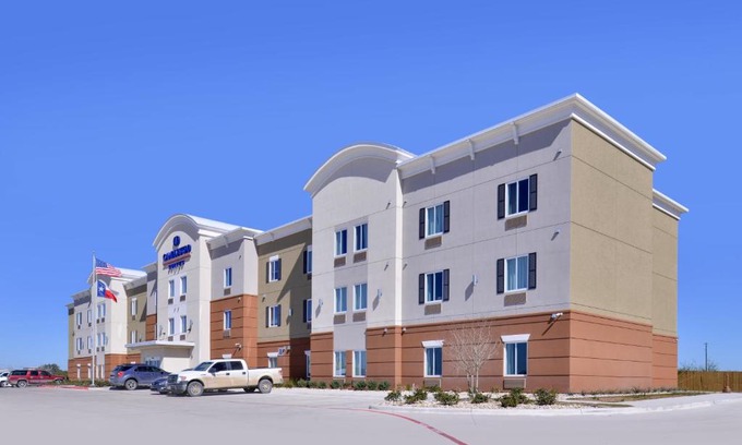 Kenedy Hotel | Candlewood Suites Kenedy by IHG