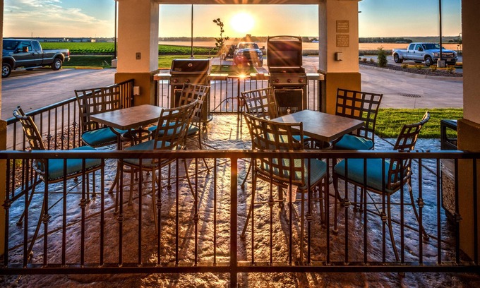 Sidney Hotel | Candlewood Suites Sidney by IHG