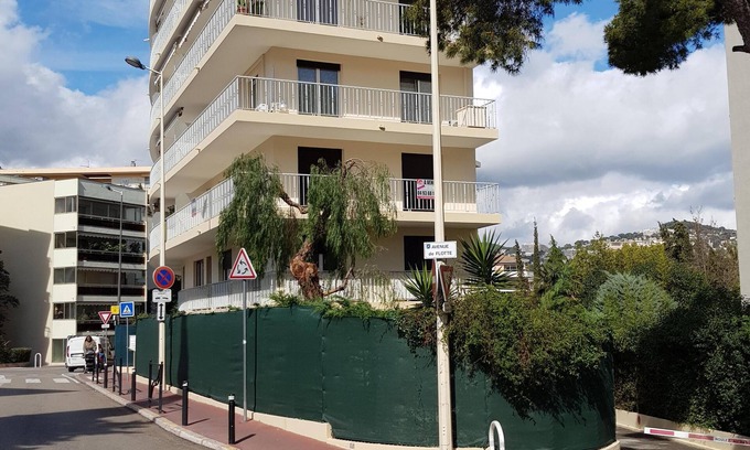 Prado - Republique Apartment | Cannes with large private garden and parking