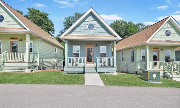 Ottawa House | Canopy 10 - Basswood 2 Bed, 2 Bath