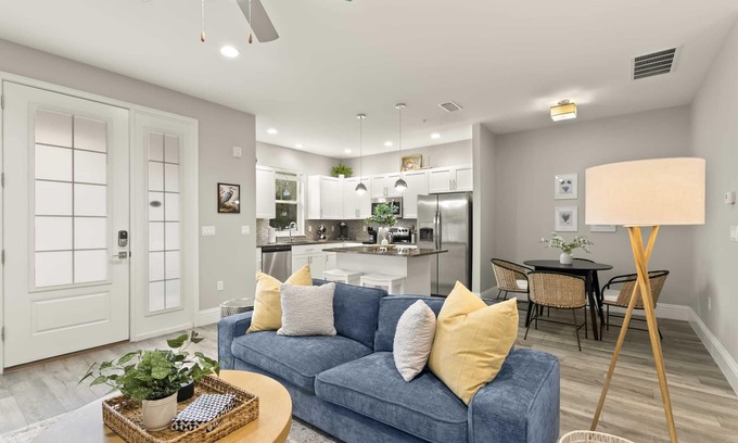 Safety Harbor Apartment | Canopy Cabana | Luxury Apt, Steps from Main St