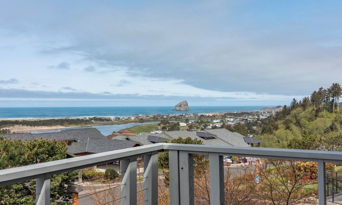 Oregon Coast House | Capeside Lookout #129-Amazing views, upscale amenities, clubhouse pool access.