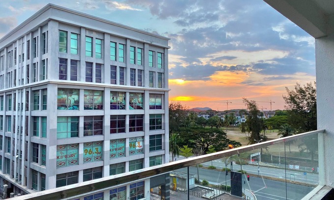 Downtown Kota Kinabalu House | Capital O 90986 The Loft Residences