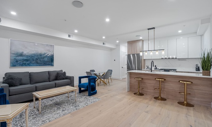 Petworth Apartment | Capitol Townhouse Condo whole house