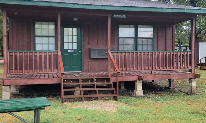 West Tawakoni Cabin | Captains Cabin