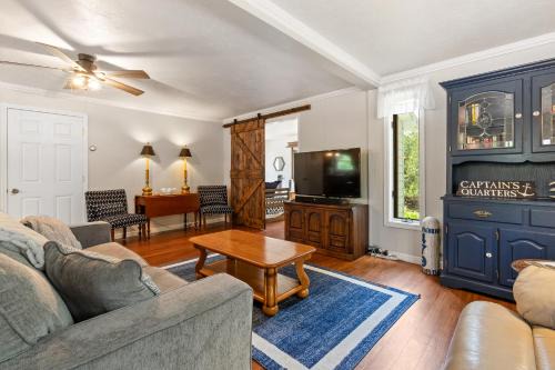 Ephraim House | Captains Quarters by Simple Life Rentals