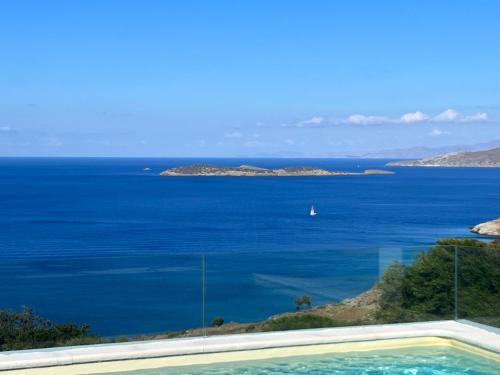 Kato Aprovatou Villa | Captains Villas & Suites