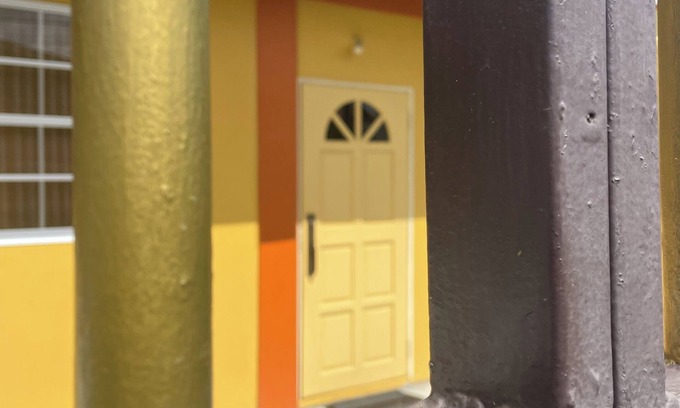 Plymouth Apartment | Caribbean-esque 1, bedroom, 1 bathroom with full kitchen. Perfect Getaway