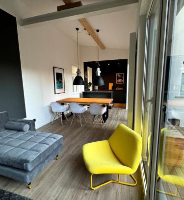 Weimar Apartment | Carl von Aurora