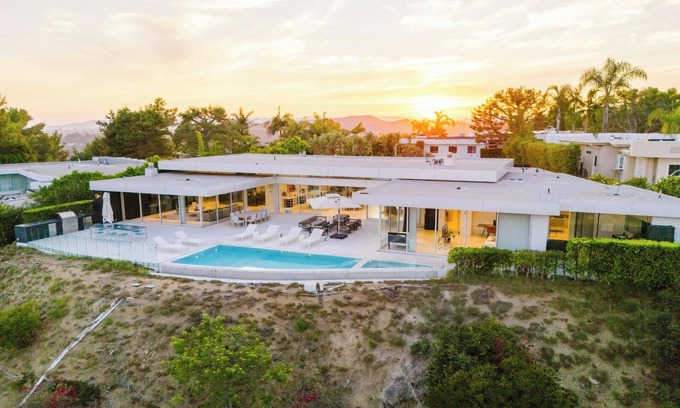 Trousdale Estates House | Carla Ridge View - Modern Contemporary Compound by Award Winning Architect