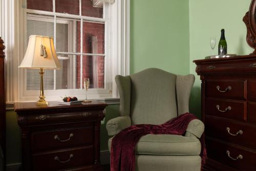 Carlisle Bed & Breakfast | Carlisle House Bed and Breakfast