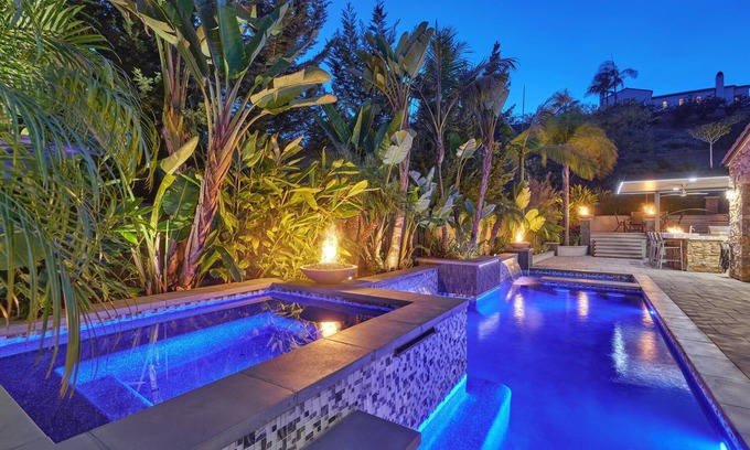 Carlsbad House | Carlsbad Oasis, Luxe 5 BR + Studio. Pool, Spa, Outdoor Dining|Close to Beach