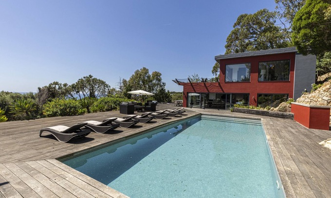 Monserrate Villa | Carmim Villa by Cadenzalux