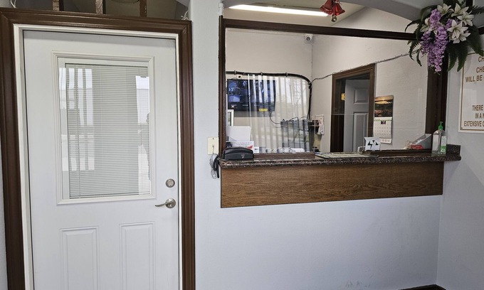 Carrizo Springs Hotel | Carrizo Inn