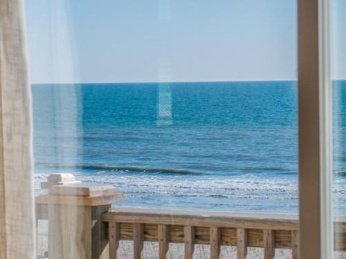 Topsail Beach House | CarrleTrachtman