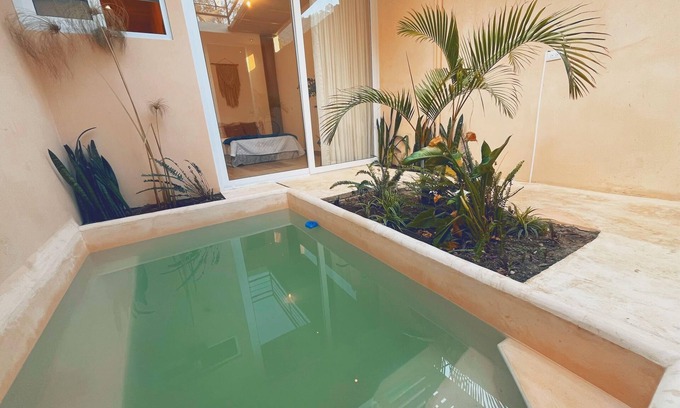 Antigua Guatemala Ski Chalet | Casa Arena, Pool And Mountain Views.