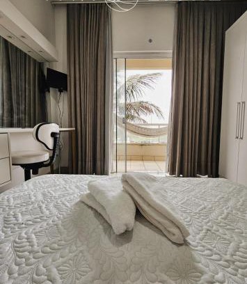 Meia Praia House | Casa a beira mar de Elissandra