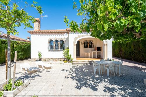 Miami Platja House | Casa Amalia