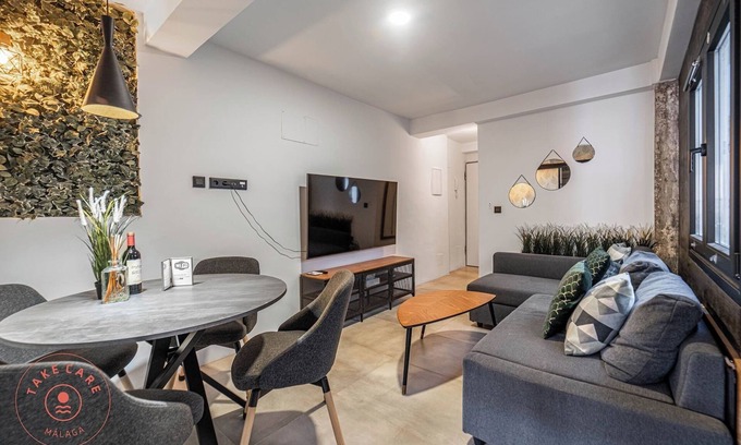 La Victoria Apartment | Casa Ana Bernal - TakeCareMalaga