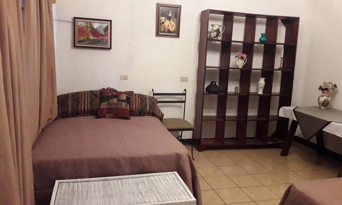 Zona 11 House | Casa Aranza (Private room