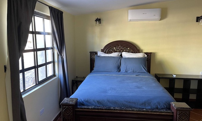 Loreto House | Casa arroyo at Bajazul just steps of waterfront and downtown