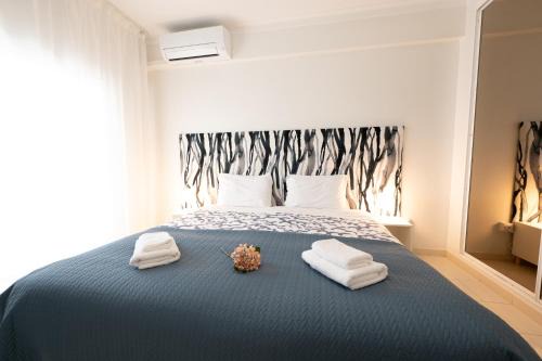 Alporchinhos Apartment | Casa Azul 1 - Senhora da Rocha, Algarve