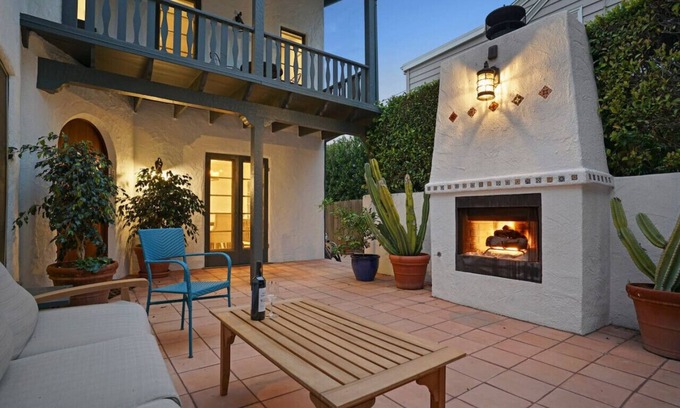 North of Montana Apartment | Casa Bonita: Santa Monica Lux, Hot Tub, Backyard