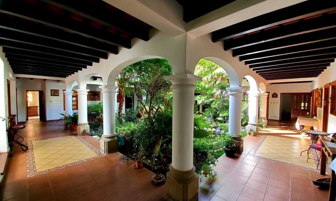 Santa Ana Hotel | Casa Buho B&B