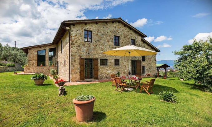 Quarrata Apartment | Casa Buriano Fabio' estate