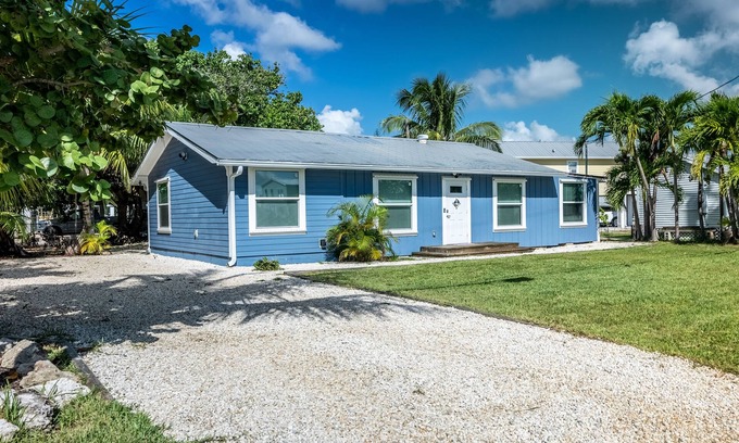 Sands House | CASA COCO BY THE CANAL!