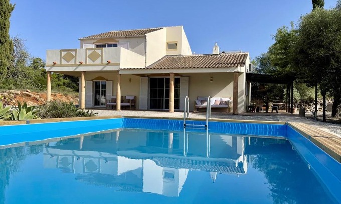 Olhao Villa | Casa Colinas Roxas by Portucasa