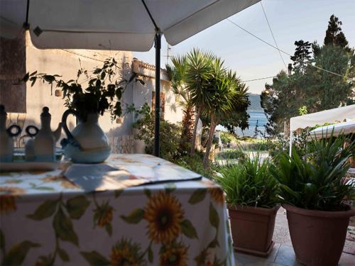 Cornino House | CASA CON VERANDA SUL MARE e A 4 MINUTI A PIEDI DALLA SPIAGGIA