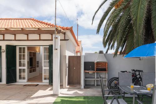 Porto Santo House | Casa da Palmeira by An Island Apart