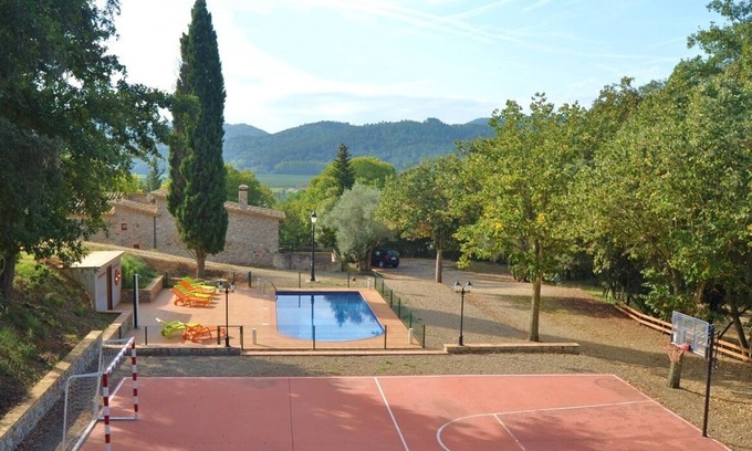 Sant Gregori House | Casa de Cuaña - Private Pool, Padel Tennis, Basketball & more - close to Girona