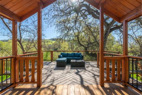 Hollister Hotel | Casa de Fruta Cabins, Inn & RV Park