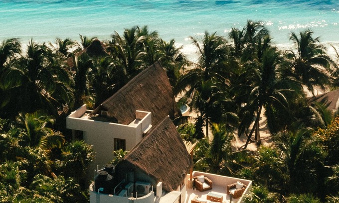 Zona Hotelera House | Casa de las Palmas w/Rooftop Patio ~ Mahayana, Stunning Luxury Villa w/BEST location on Tulum Beac.