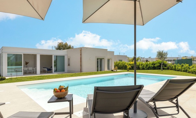 Brucoli Villa | Casa de MarVicina at the delightful seaside village of Brucoli, between Catania and Syracuse