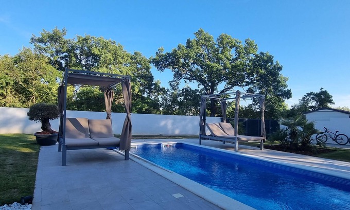 Jursici Villa | Casa del sol - Green Oasis, Only 15 min From the sea