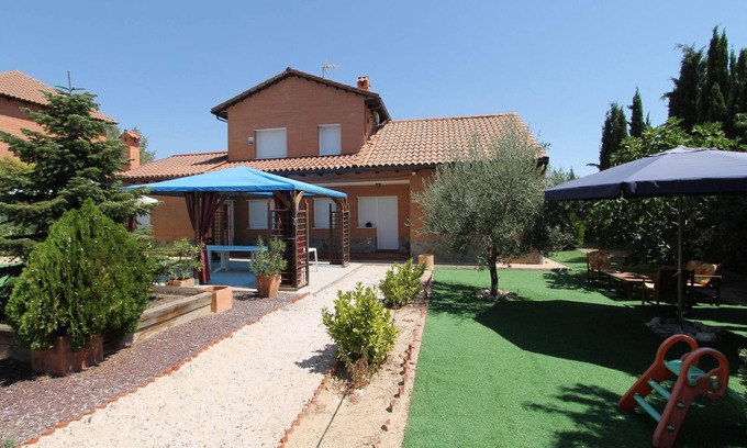 Sesena Ski Chalet | Casa del Valle. TuCasaTemporal