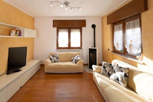 Besano Apartment | Casa di RoSe - Free private parking