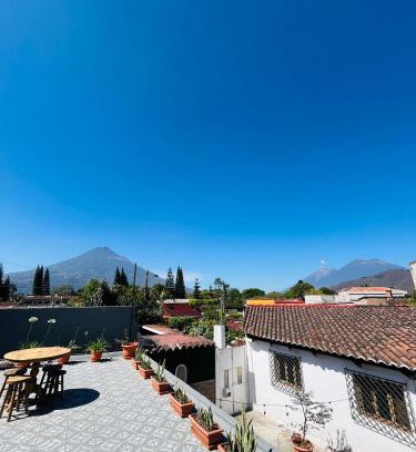 Antigua Guatemala Bed & Breakfast | Casa ELA Candelaria