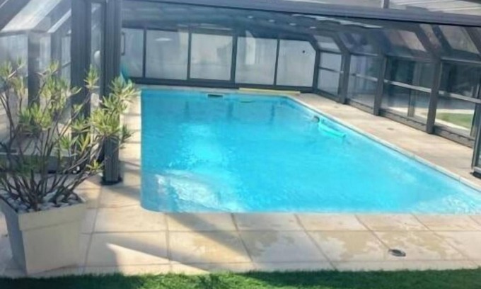 Bourg-en-Bresse House | Casa Fernandes with heated indoor swimming pool