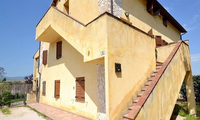 Spoleto House | Casa Geranio C: A modern and graceful apartment situated in a quiet location, a few minutes from the town center, with Free WI-FI.