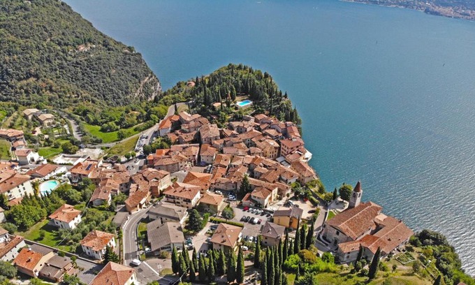 Pieve Apartment | Casa La Pief 3 Blue by Gardadomusmea