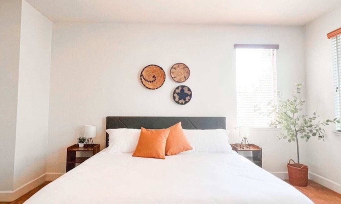 West Sacramento House | Casa Lago|Downtown|Superhost|Luxury|Families|Zoo